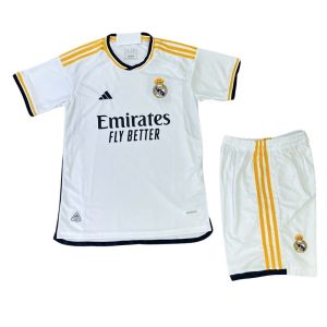 Áo Đá Bóng Real Madrid – Biểu Tượng Của Đẳng Cấp Và Niềm Đam Mê áo đá bóng Real Madrid