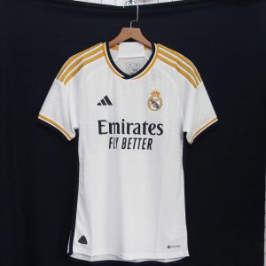 Áo Đá Bóng Real Madrid – Biểu Tượng Của Đẳng Cấp Và Niềm Đam Mê áo đá bóng Real Madrid