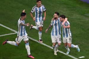 Bộ Quần Áo Đá Bóng Đội Tuyển Argentina – Tự Hào Của Những Người Yêu Bóng Đá quần áo đá bóng đội tuyển Argentina